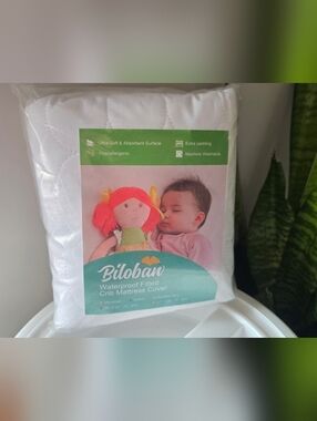 White Waterproof Fitted Crib Mattress Cover